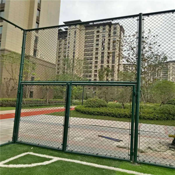 供應體育場球場圍網 籃球場運動場圍欄 勾花護欄防護網定制
